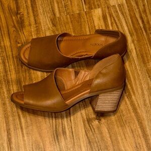 Sole Society women’s 9 heel sandal peep toe Tan brown block 2.5” Ralimia leather
